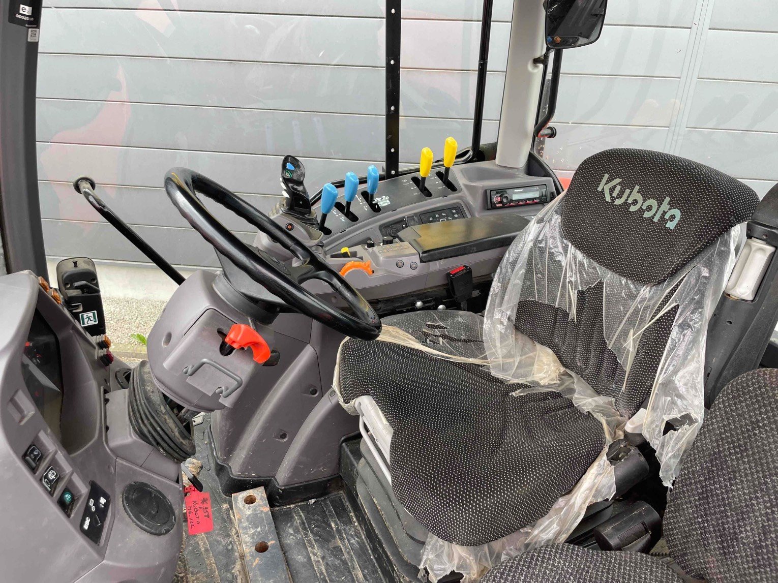 Traktor du type Kubota Tracteur agricole M6-122 Kubota, Gebrauchtmaschine en SAINT CLAIR SUR ELLE (Photo 5)