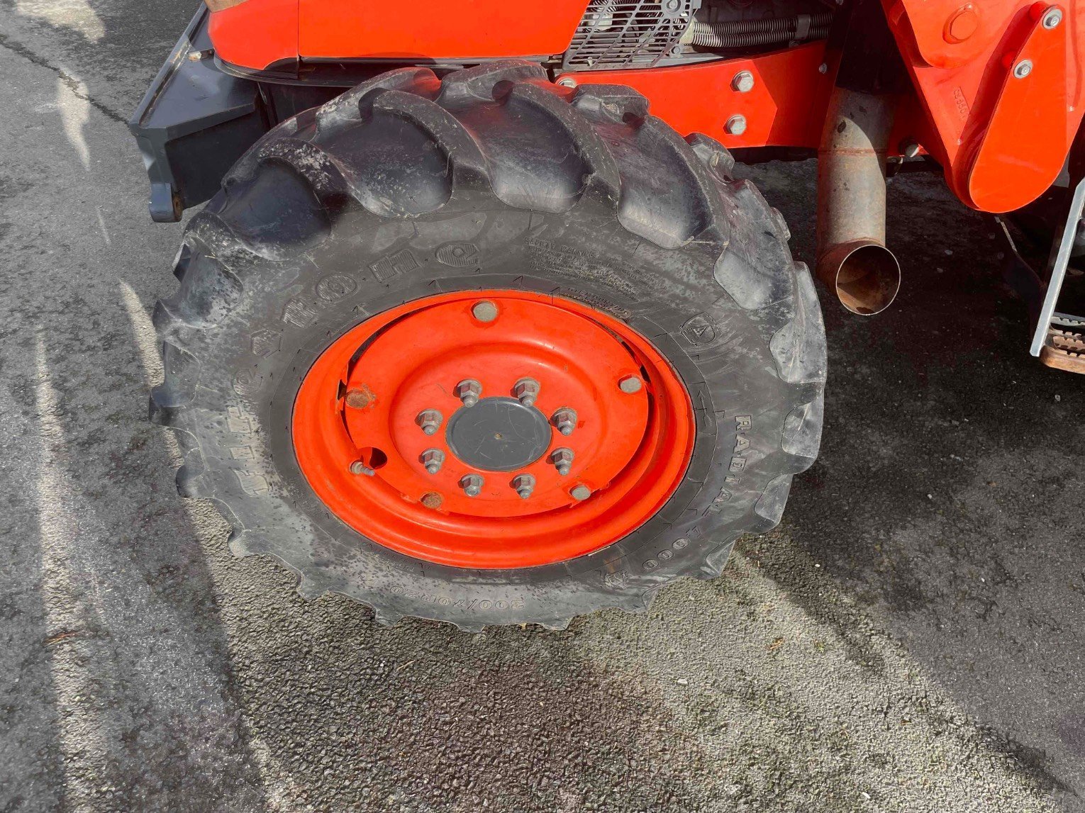 Traktor van het type Kubota Tracteur agricole M7060DTH . Kubota, Gebrauchtmaschine in SAINT CLAIR SUR ELLE (Foto 11)