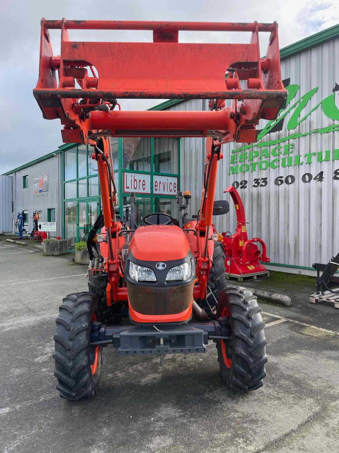 Traktor Türe ait Kubota Tracteur agricole M7060DTH . Kubota, Gebrauchtmaschine içinde SAINT CLAIR SUR ELLE (resim 2)