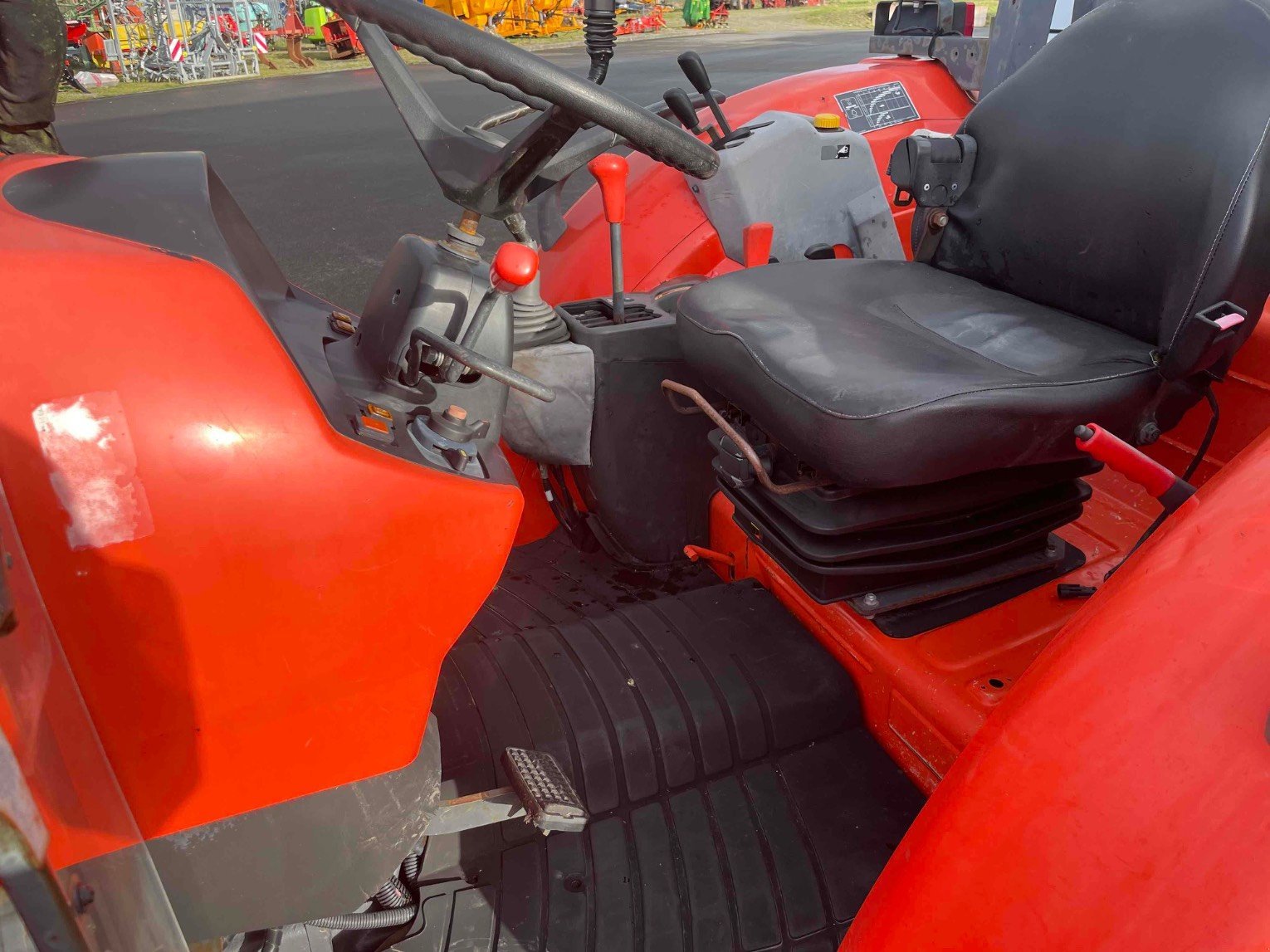 Traktor типа Kubota Tracteur agricole M7060DTH . Kubota, Gebrauchtmaschine в SAINT CLAIR SUR ELLE (Фотография 5)