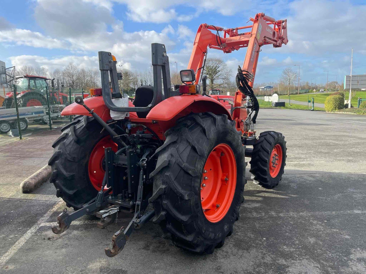 Traktor typu Kubota Tracteur agricole M7060DTH . Kubota, Gebrauchtmaschine v SAINT CLAIR SUR ELLE (Obrázek 7)