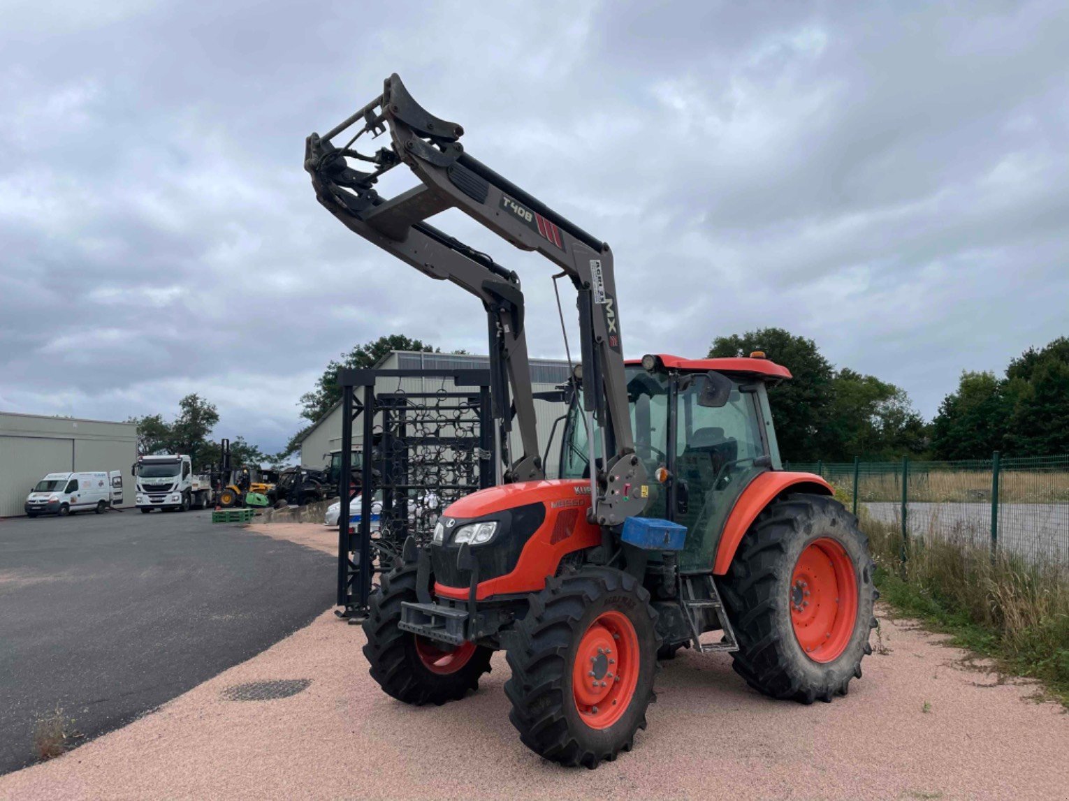 Traktor des Typs Kubota Tracteur agricole M8560DTHQ Kubota, Gebrauchtmaschine in LA SOUTERRAINE (Bild 2)