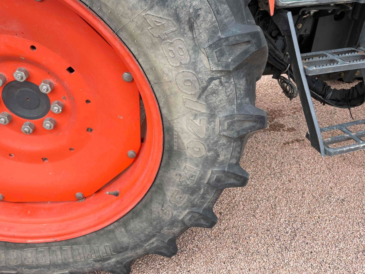 Traktor des Typs Kubota Tracteur agricole M8560DTHQ Kubota, Gebrauchtmaschine in LA SOUTERRAINE (Bild 11)
