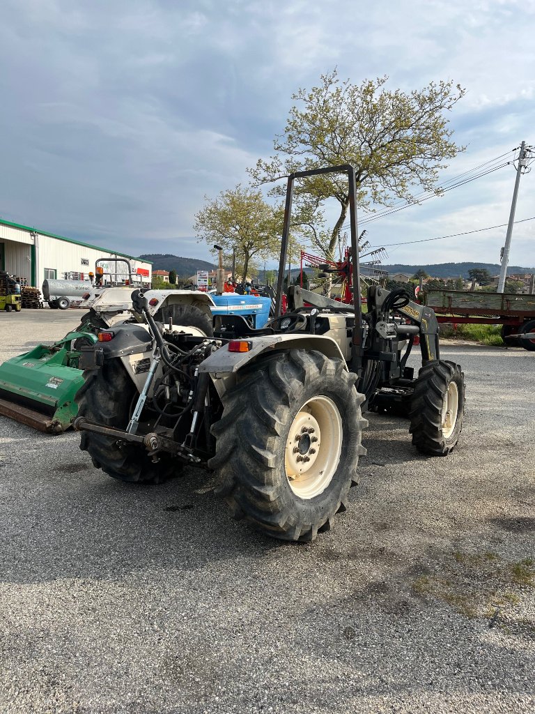 Traktor du type Lamborghini 674 70, Gebrauchtmaschine en VERNOUX EN VIVARAIS (Photo 4)