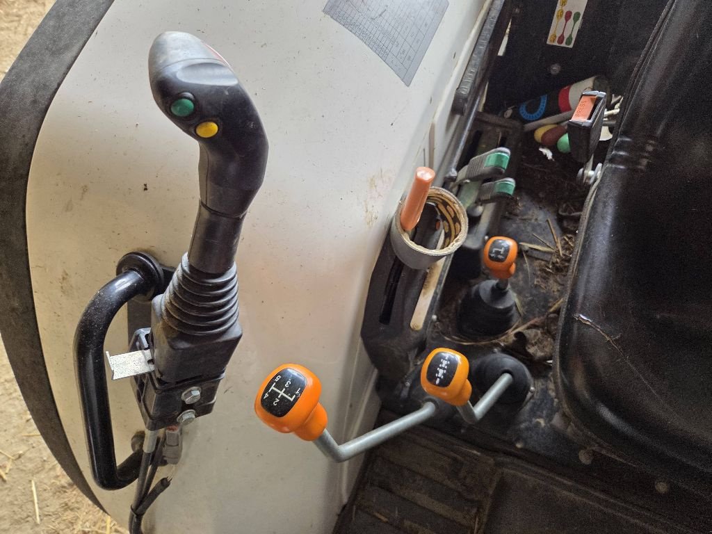 Traktor typu Lamborghini CRONO 80, Gebrauchtmaschine w ST MARTIN EN HAUT (Zdjęcie 3)