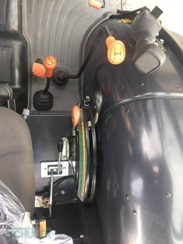 Traktor des Typs Landini 4-070D, Neumaschine in St. Märgen (Bild 8)