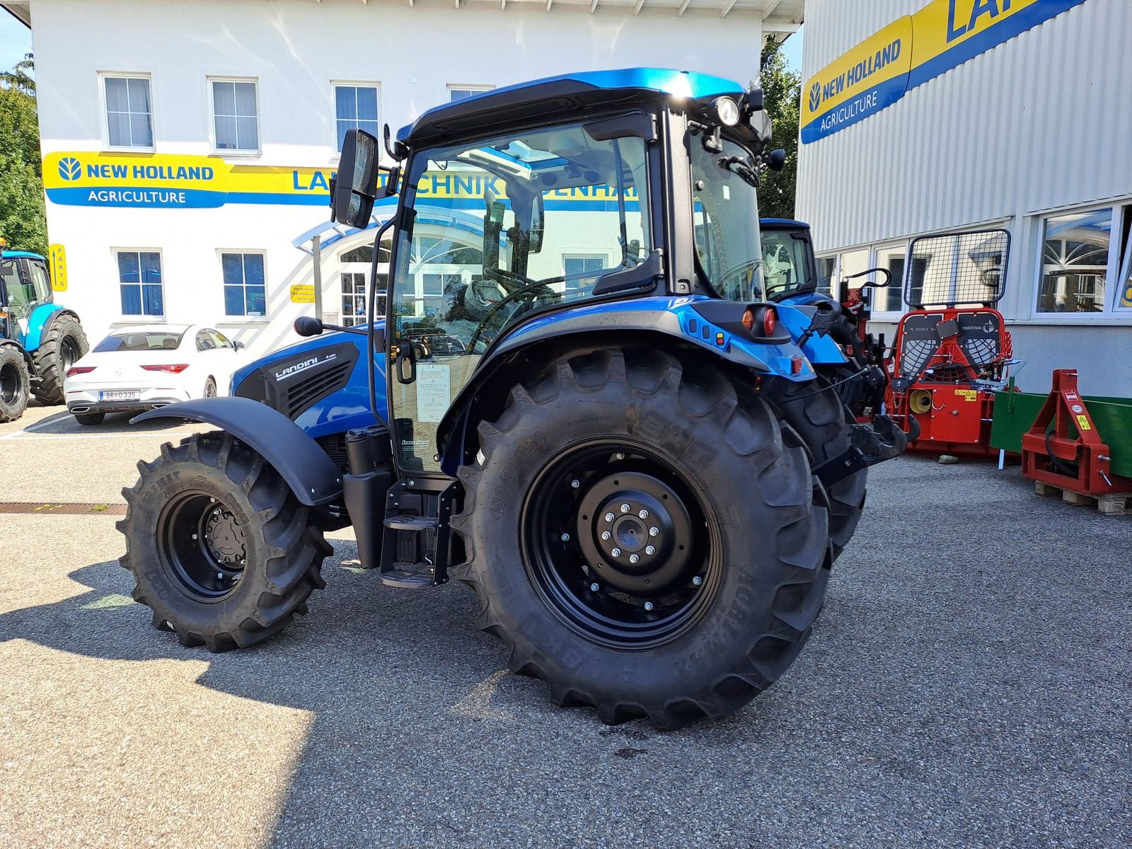 Traktor des Typs Landini 4-080, Neumaschine in Burgkirchen (Bild 10)