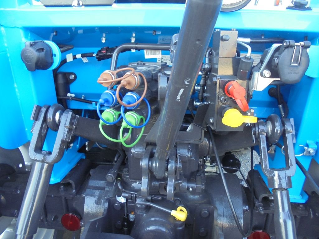Traktor des Typs Landini 4-080DT, Gebrauchtmaschine in AUTHON (Bild 5)