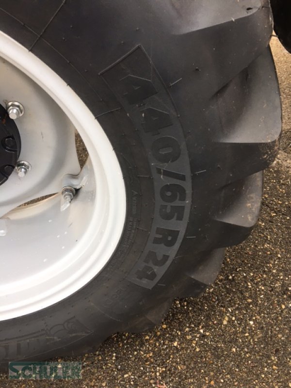 Traktor des Typs Landini 5-085, Neumaschine in St. Märgen (Bild 4)