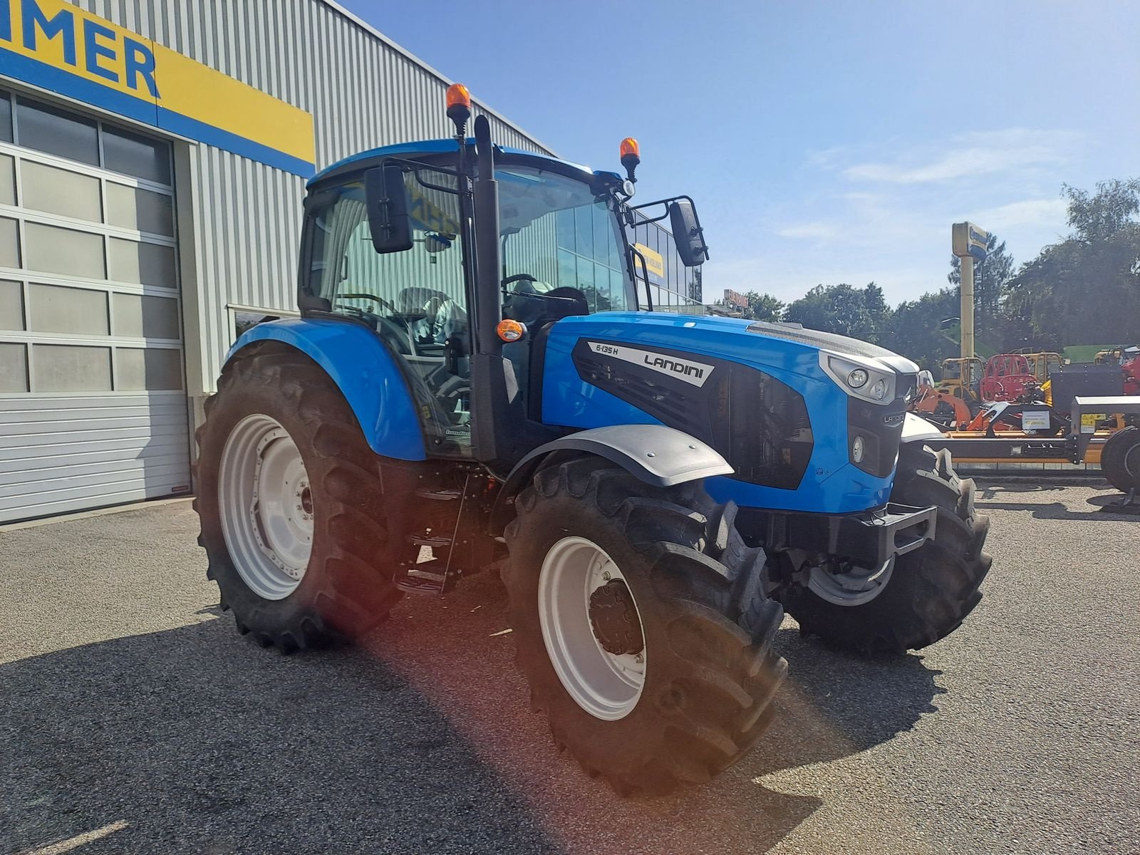 Traktor des Typs Landini 6-135H, Neumaschine in Burgkirchen (Bild 5)