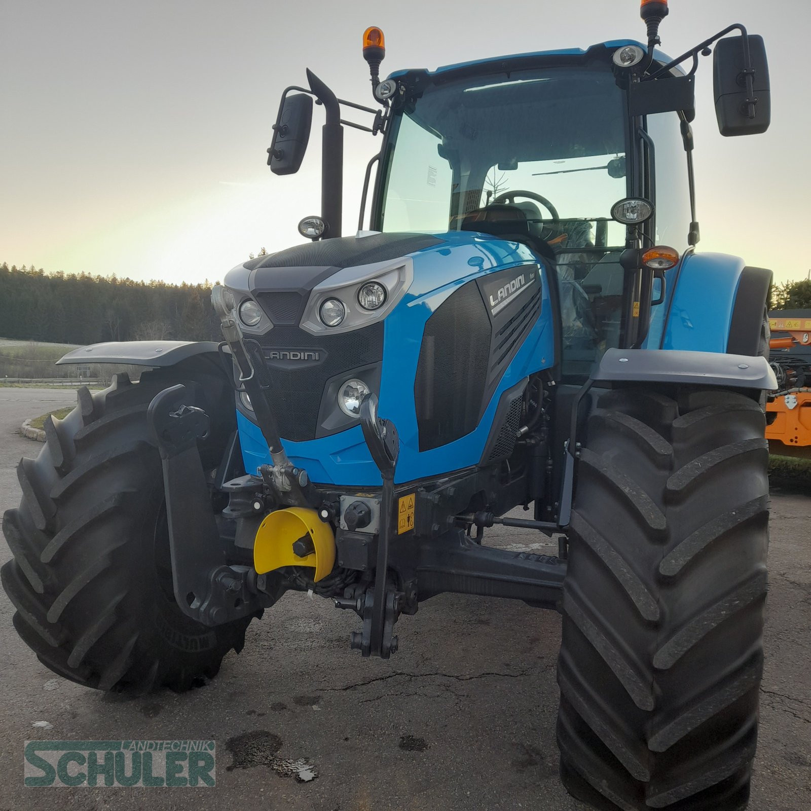 Traktor des Typs Landini 6-135H, Neumaschine in St. Märgen (Bild 7)