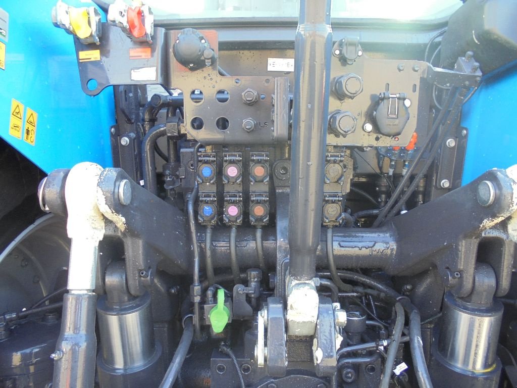 Traktor des Typs Landini 7-160 DYNAMIC, Gebrauchtmaschine in AUTHON (Bild 8)