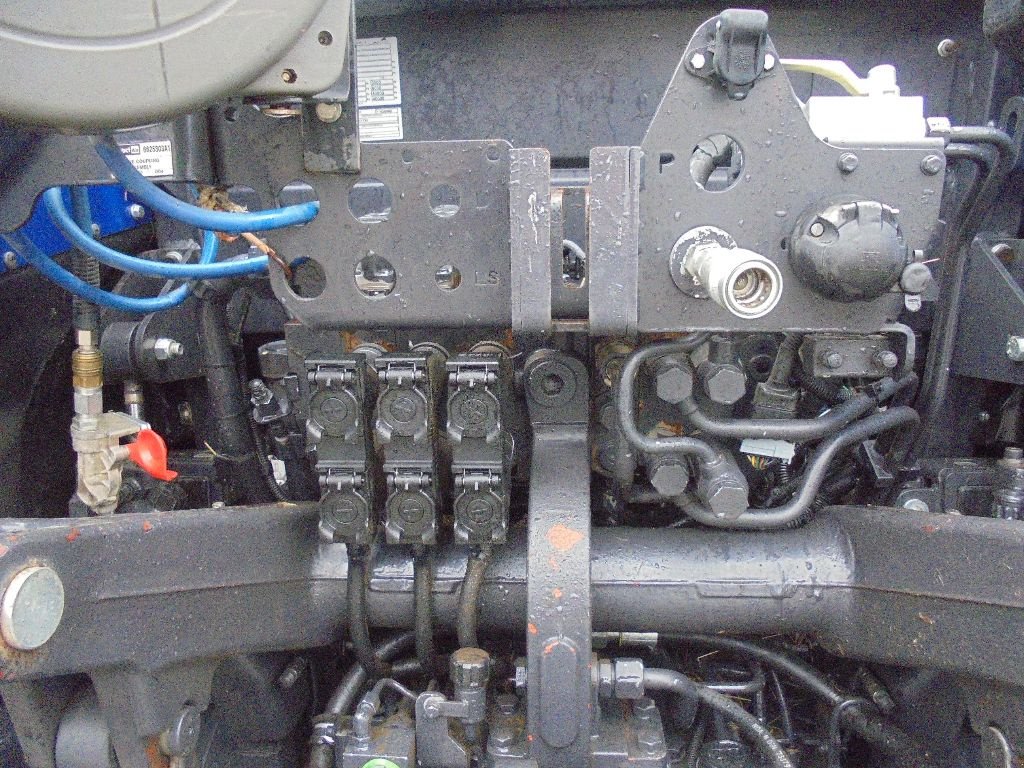 Traktor des Typs Landini 7-160, Gebrauchtmaschine in AUTHON (Bild 7)