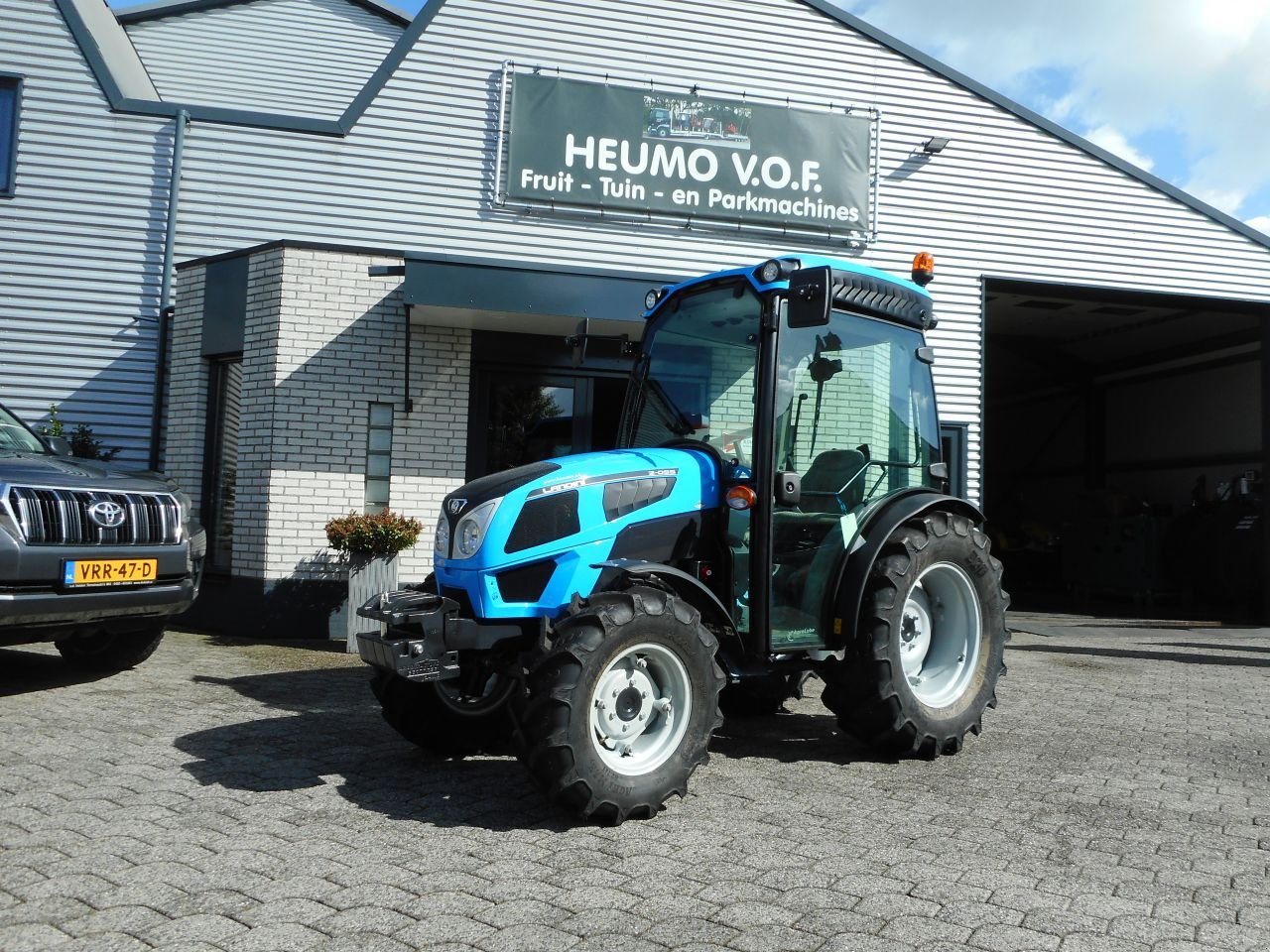 Traktor of the type Landini mistral 2-055, Neumaschine in Hedel (Picture 7)