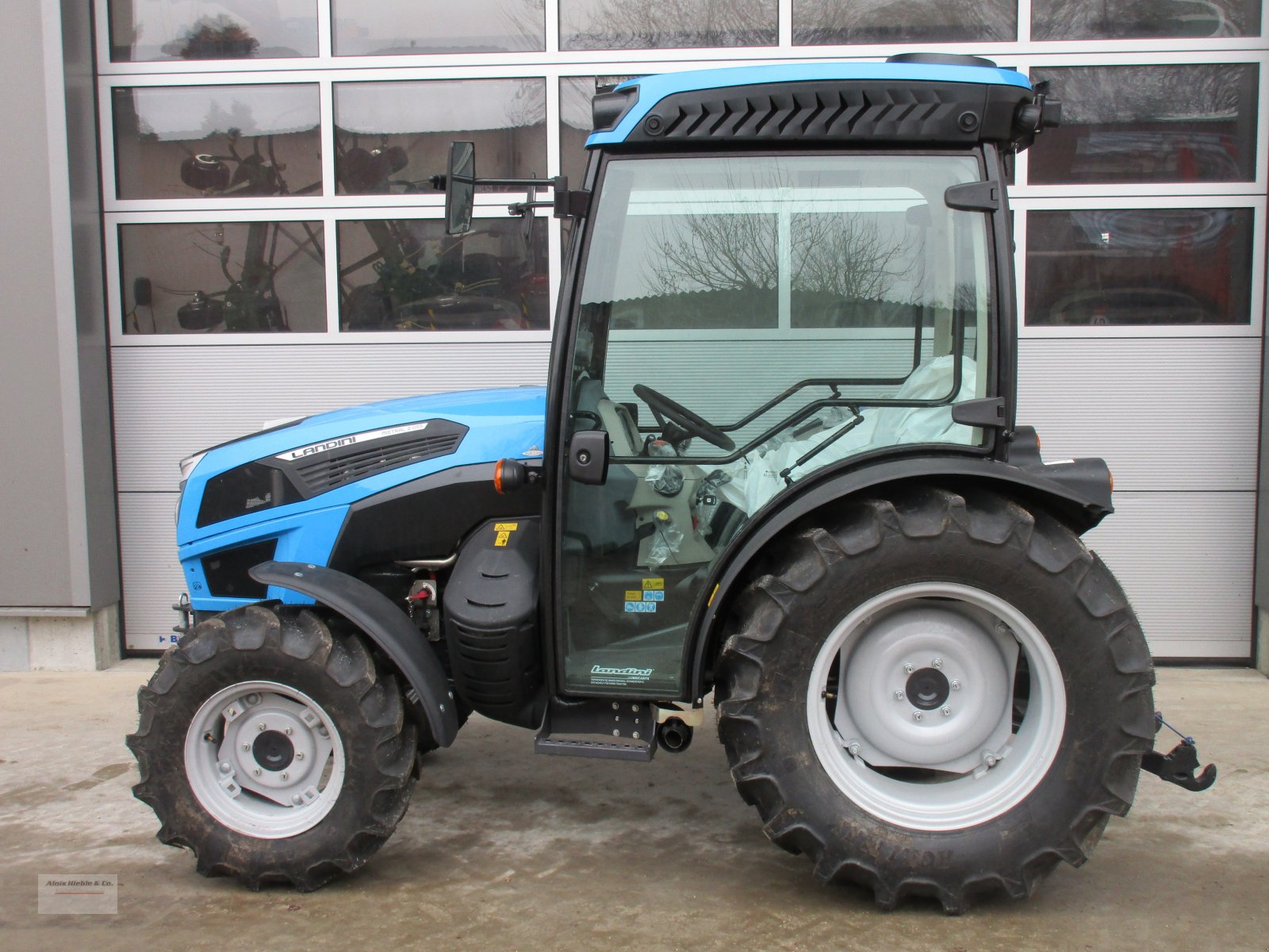 Traktor des Typs Landini Mistral 55, Neumaschine in Tapfheim (Bild 1)