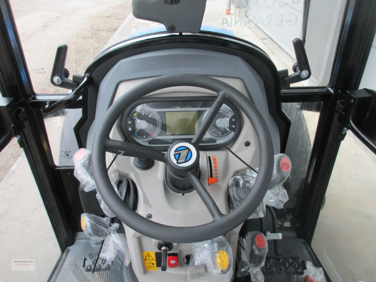 Traktor des Typs Landini Mistral 55, Neumaschine in Tapfheim (Bild 4)