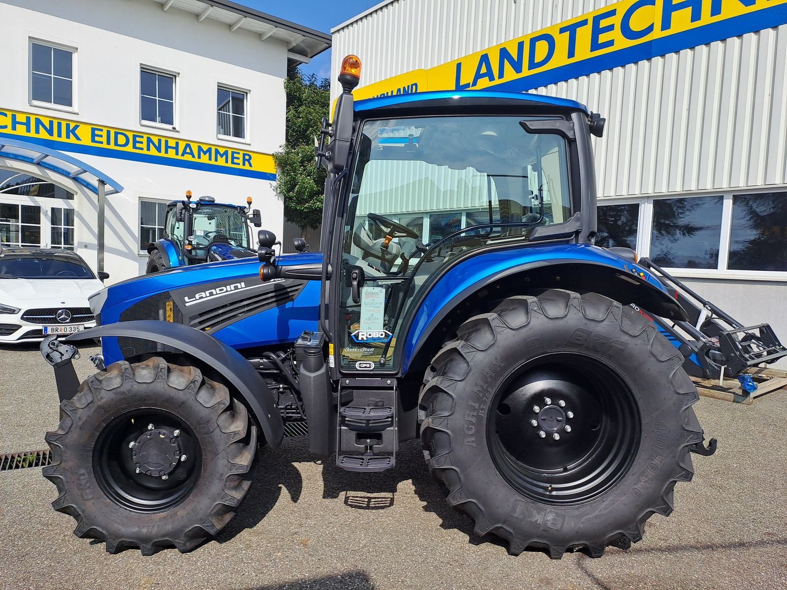 Traktor des Typs Landini Serie   5-085, Neumaschine in Burgkirchen (Bild 12)