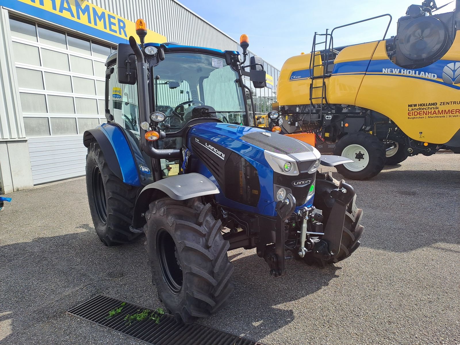 Traktor des Typs Landini Serie   5-085, Neumaschine in Burgkirchen (Bild 3)