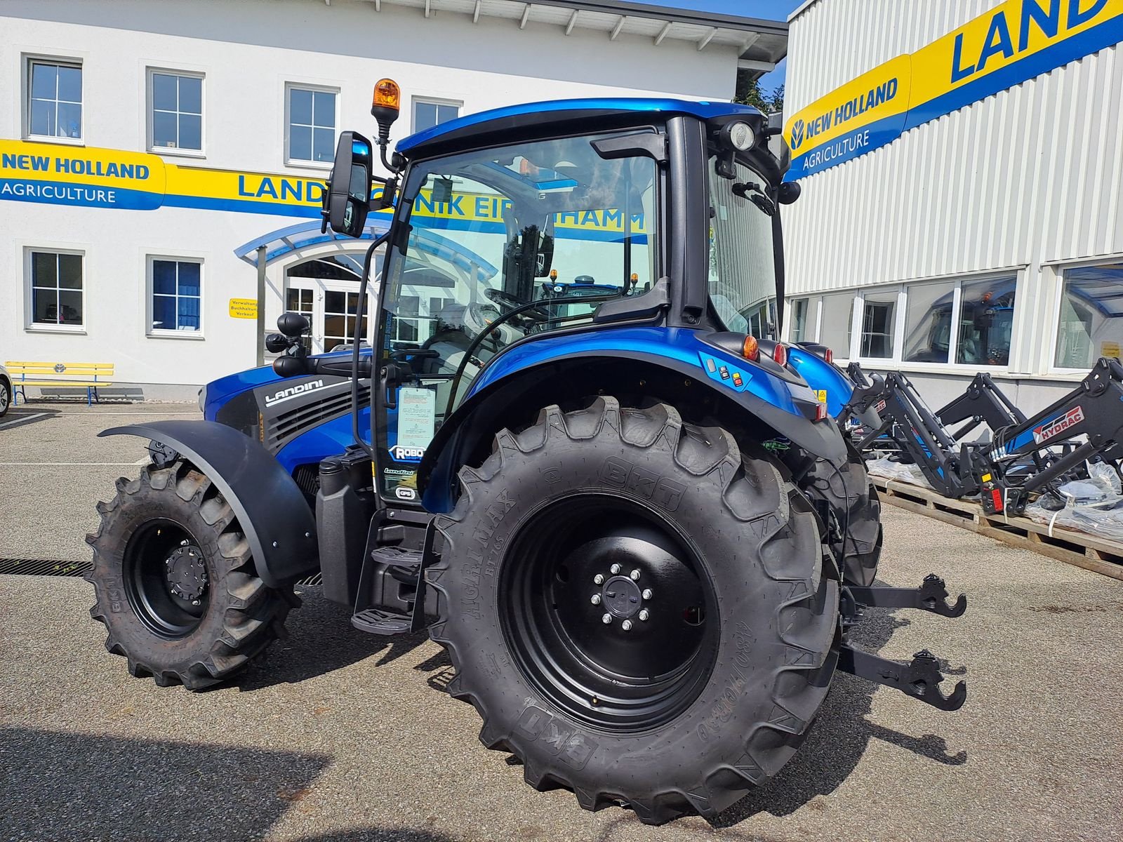 Traktor des Typs Landini Serie   5-085, Neumaschine in Burgkirchen (Bild 11)