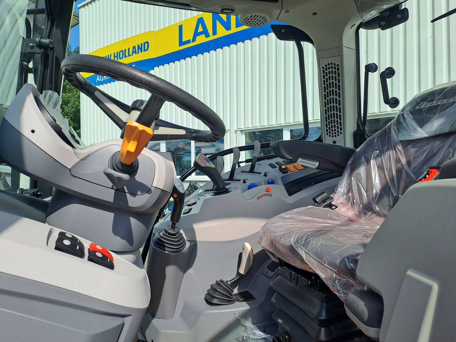 Traktor des Typs Landini Serie   5-085, Neumaschine in Burgkirchen (Bild 14)