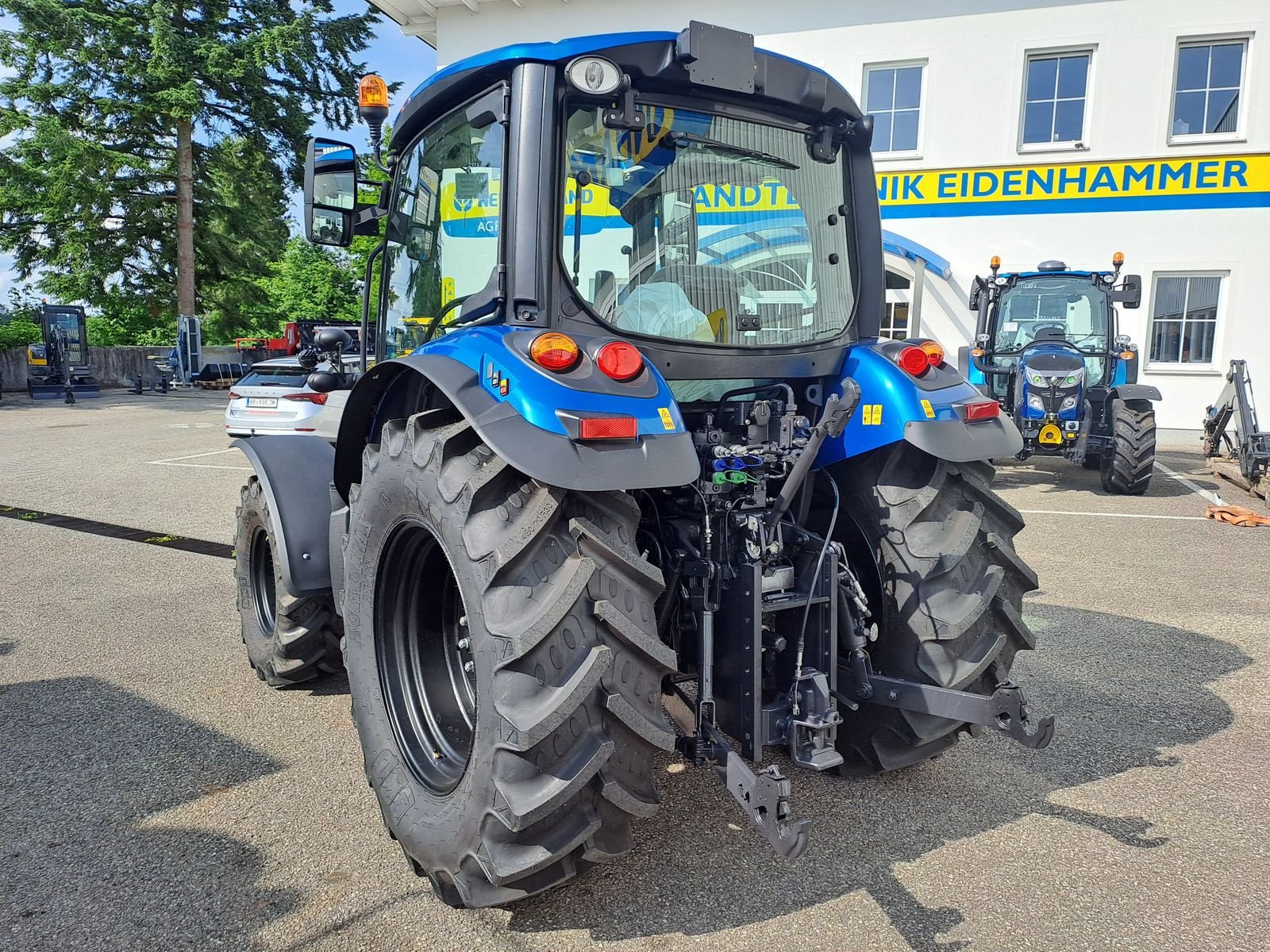 Traktor des Typs Landini Serie   5-085, Neumaschine in Burgkirchen (Bild 10)