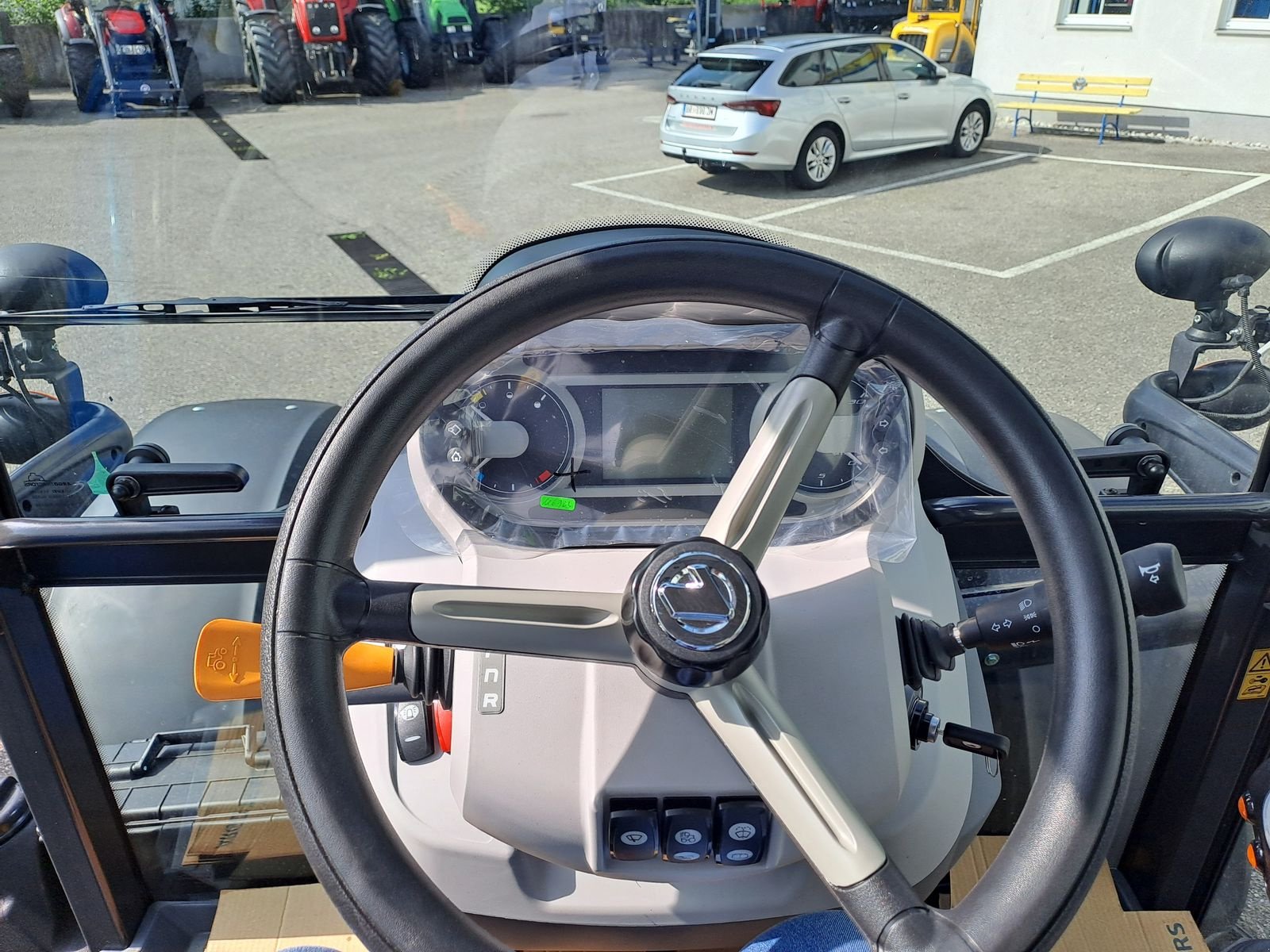 Traktor des Typs Landini Serie   5-085, Neumaschine in Burgkirchen (Bild 23)