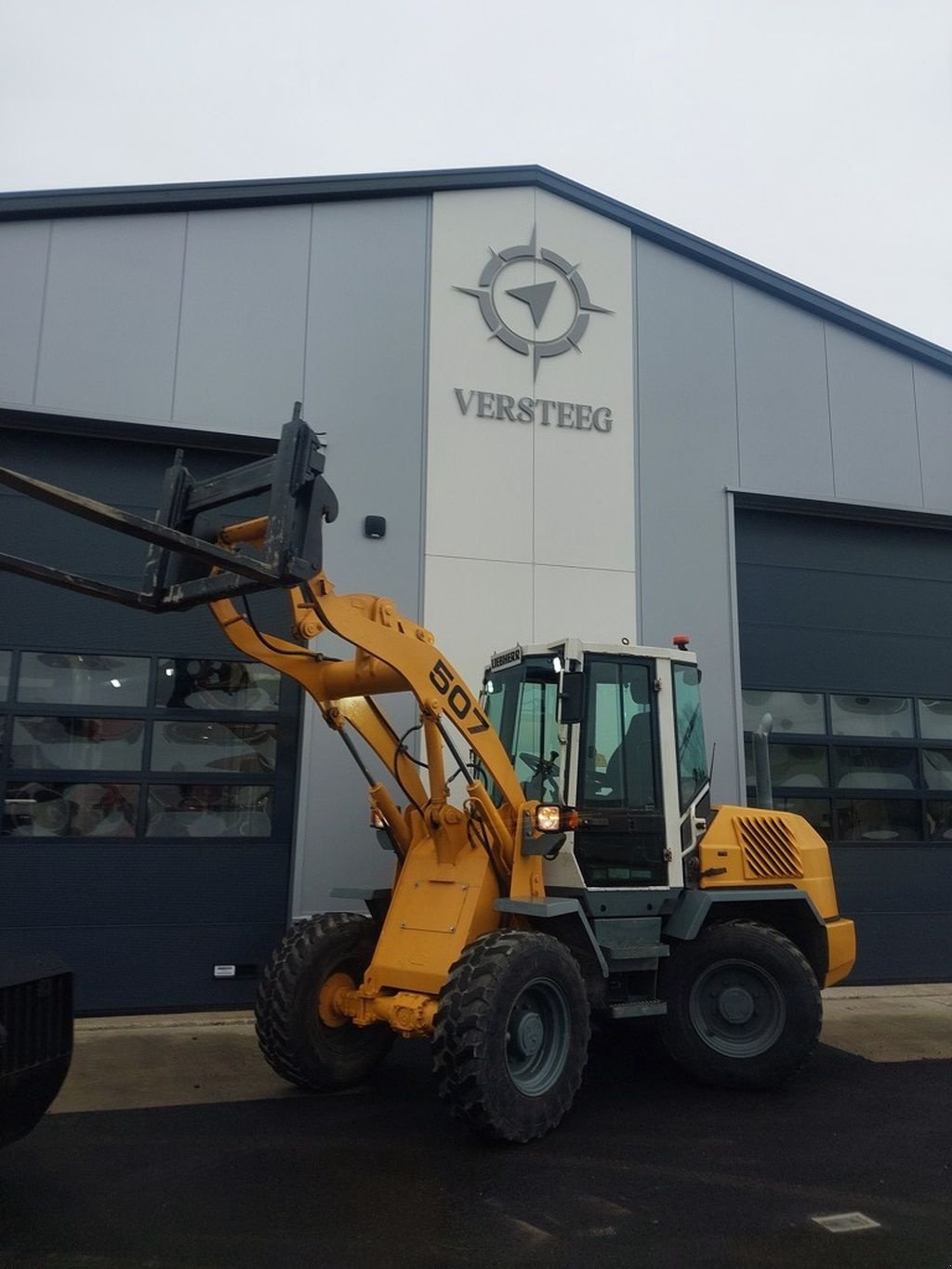 Traktor от тип Liebherr L507, Gebrauchtmaschine в Swifterbant (Снимка 2)