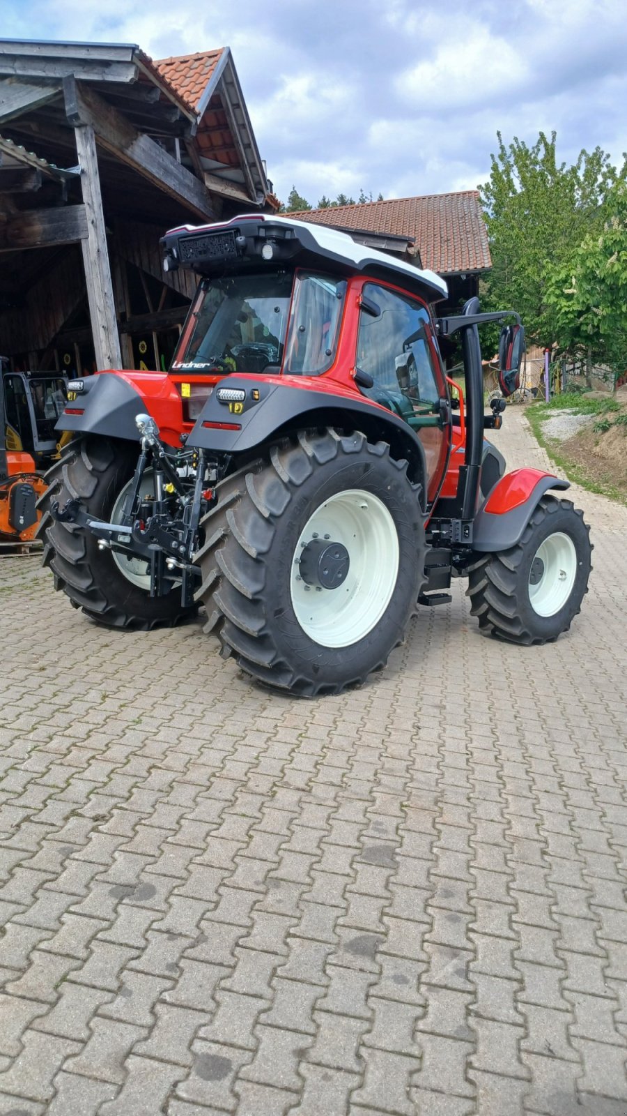 Traktor du type Lindner Lindner, Lintrac, 130, Neumaschine en Bad Kötzting (Photo 4)