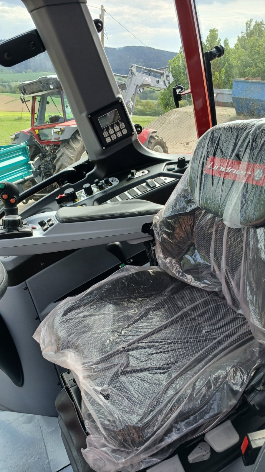 Traktor du type Lindner Lindner, Lintrac, 130, Neumaschine en Bad Kötzting (Photo 9)