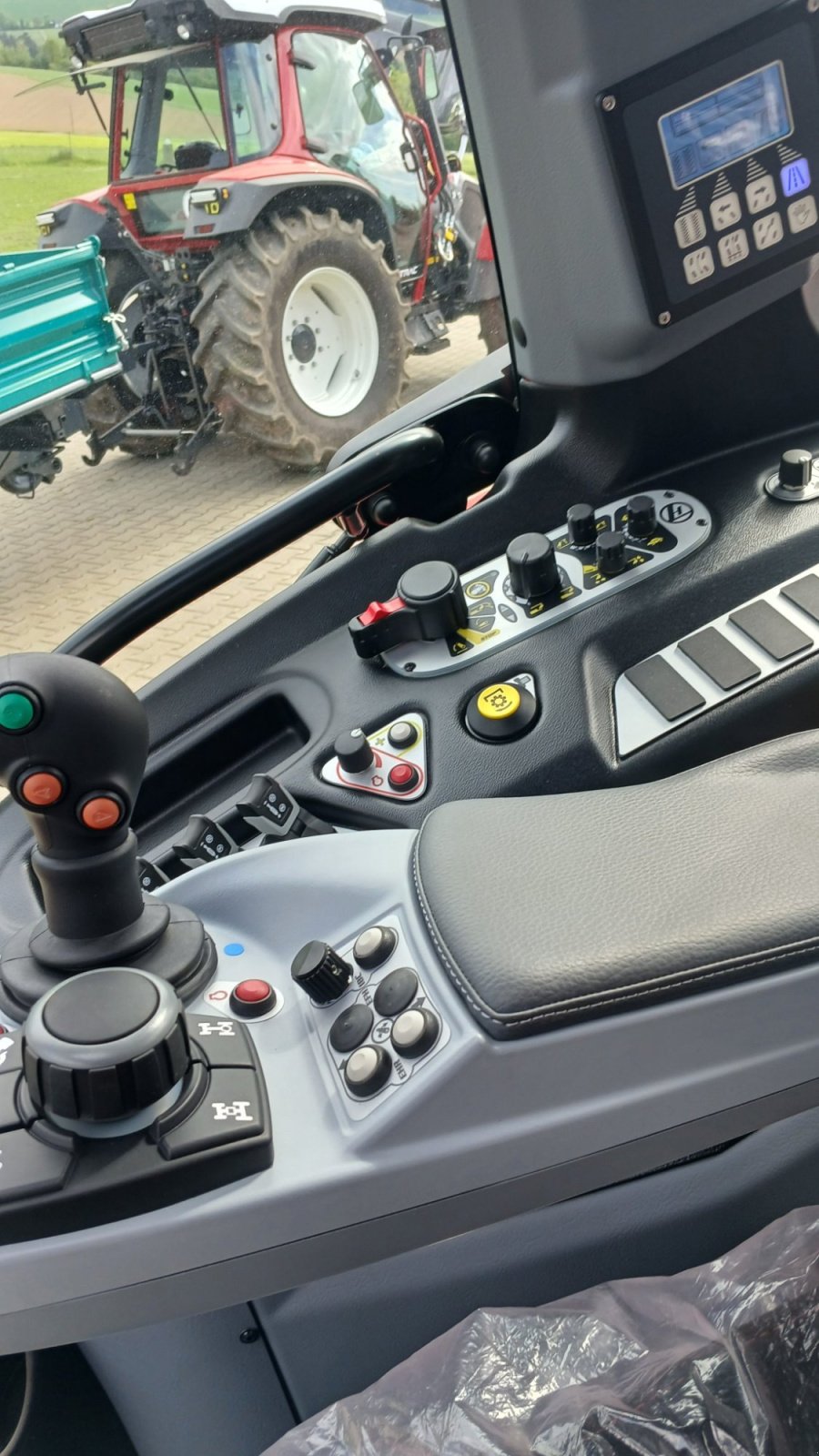 Traktor du type Lindner Lindner, Lintrac, 130, Neumaschine en Bad Kötzting (Photo 12)