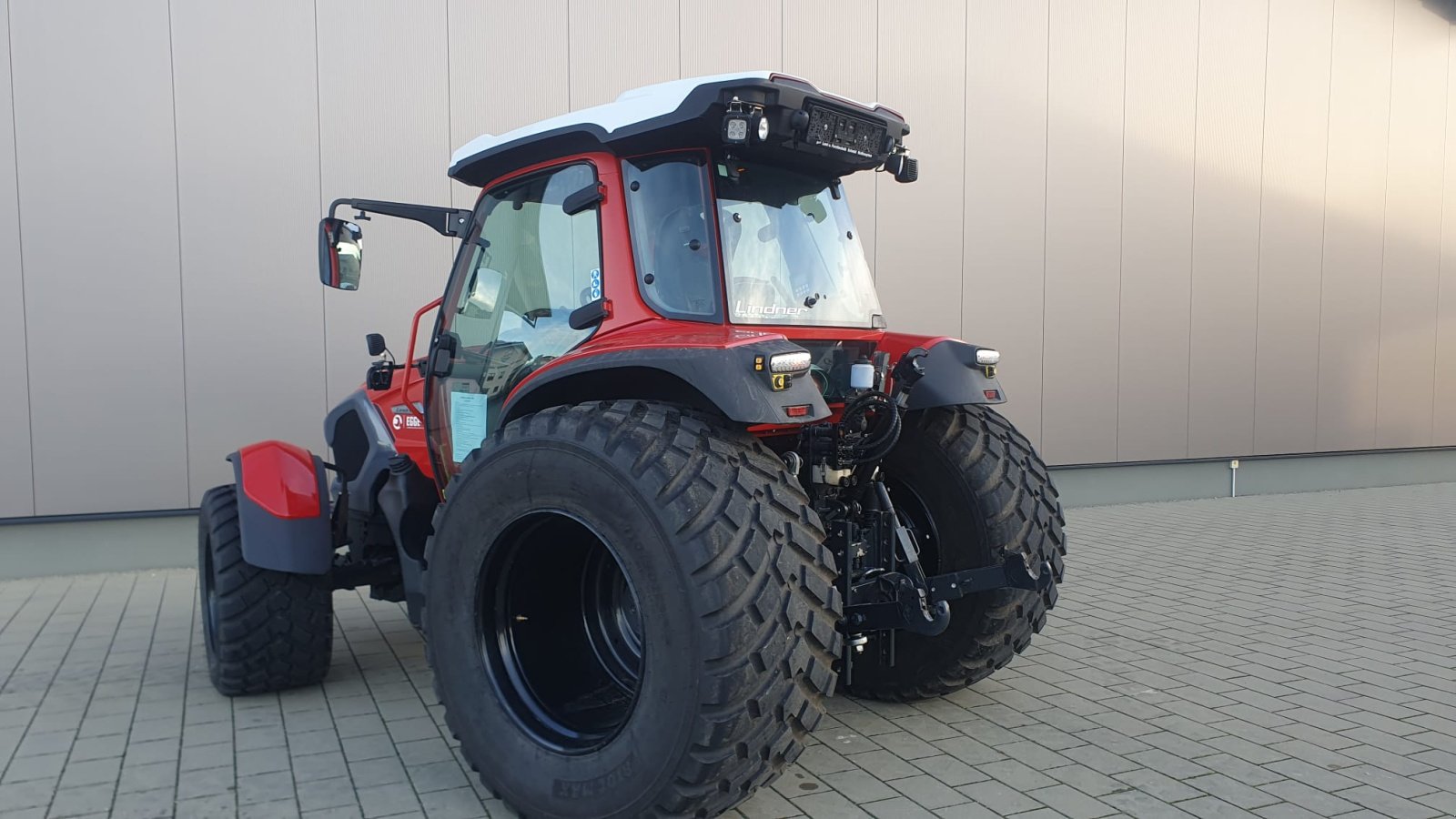 Traktor типа Lindner Lintrac 100, Gebrauchtmaschine в Roßhaupten (Фотография 4)