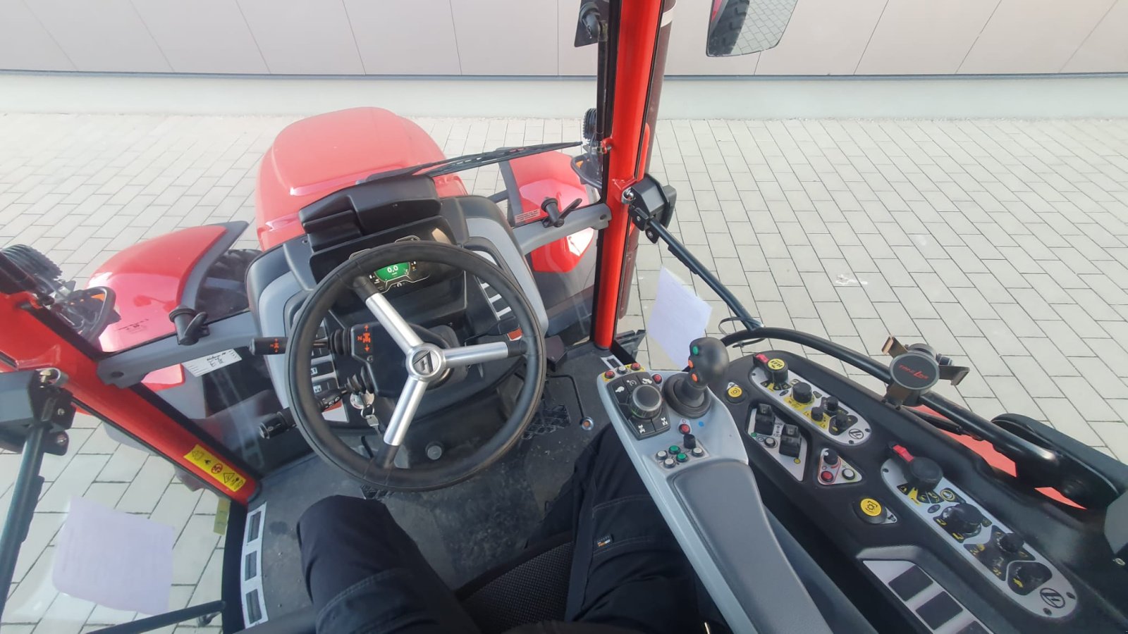 Traktor типа Lindner Lintrac 100, Gebrauchtmaschine в Roßhaupten (Фотография 8)