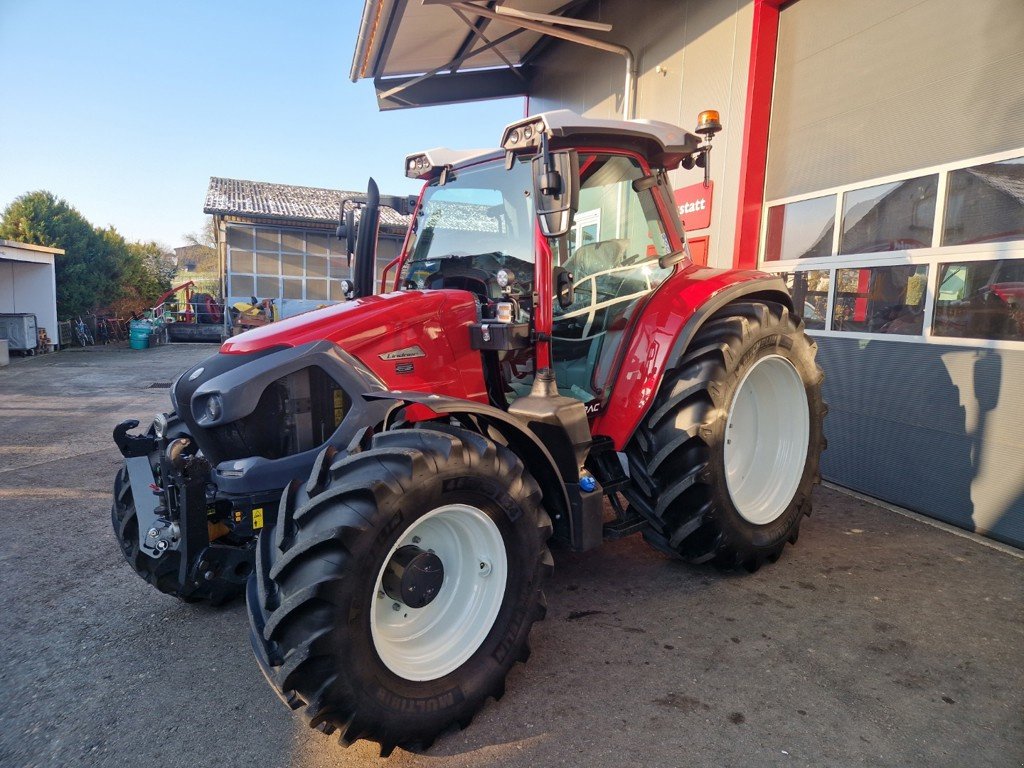 Traktor van het type Lindner Lintrac 115 LS, Ausstellungsmaschine in Etziken (Foto 2)