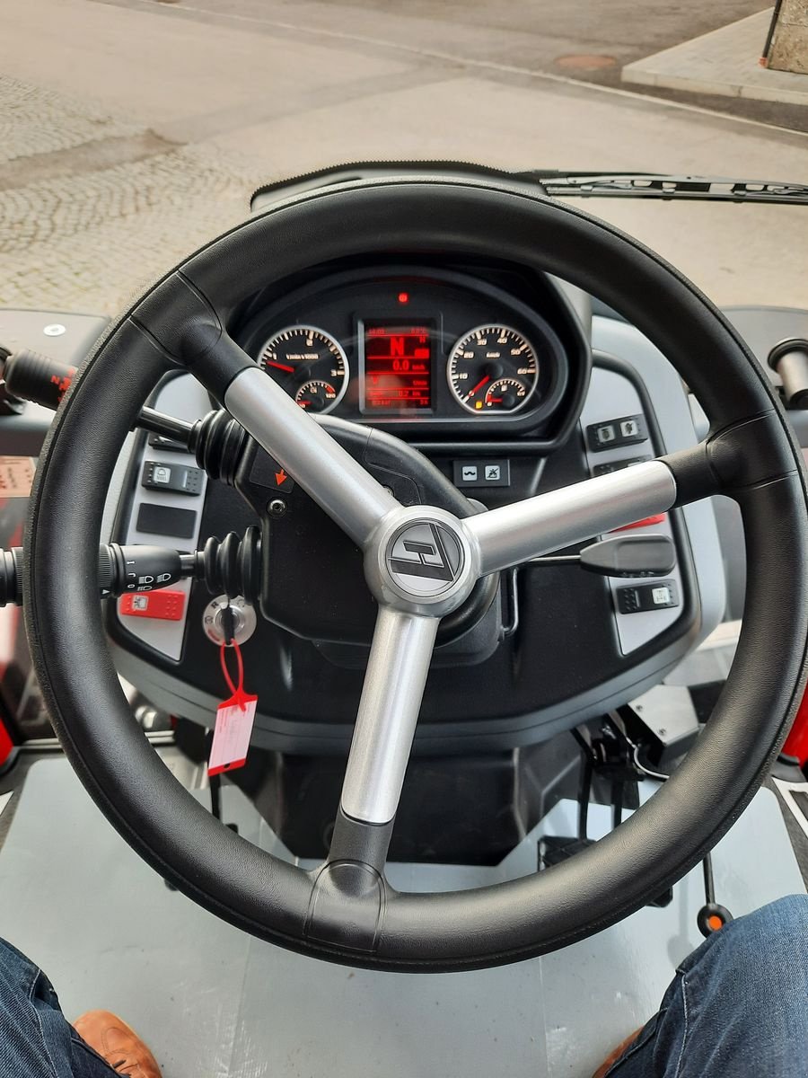 Traktor des Typs Lindner Lintrac 115 LS, Neumaschine in Berndorf (Bild 2)