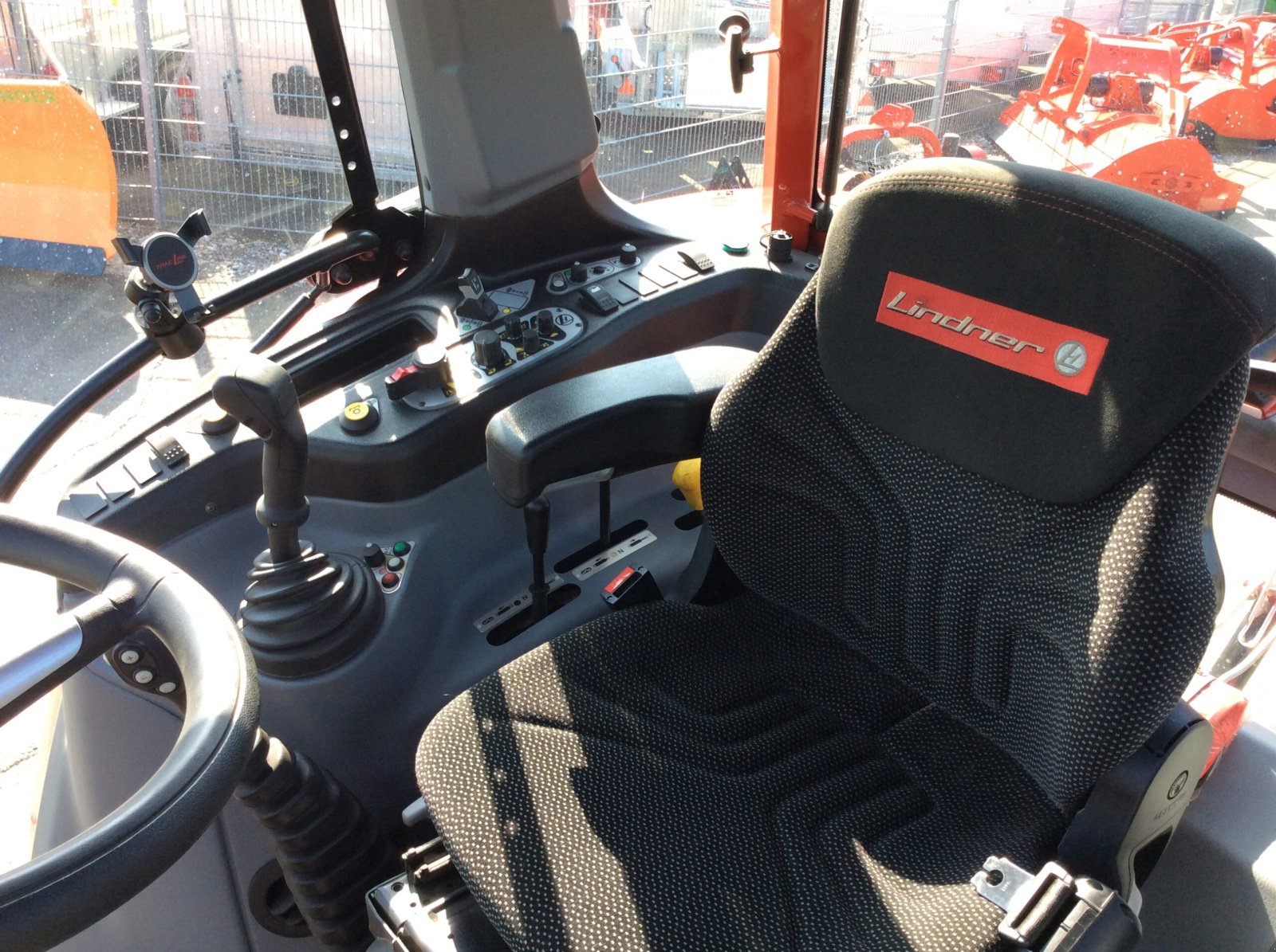 Traktor des Typs Lindner Lintrac 115 LS, Neumaschine in Kobenz (Bild 15)