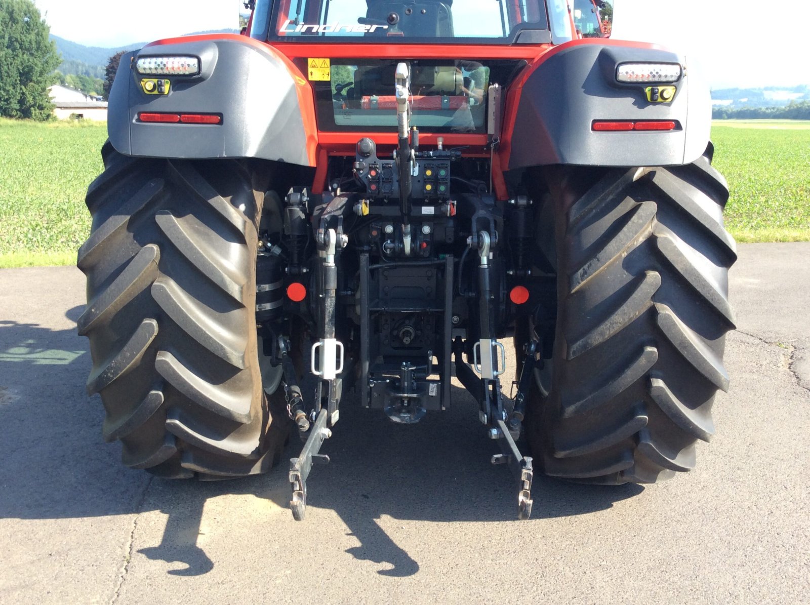 Traktor des Typs Lindner Lintrac 115 LS, Neumaschine in Kobenz (Bild 9)