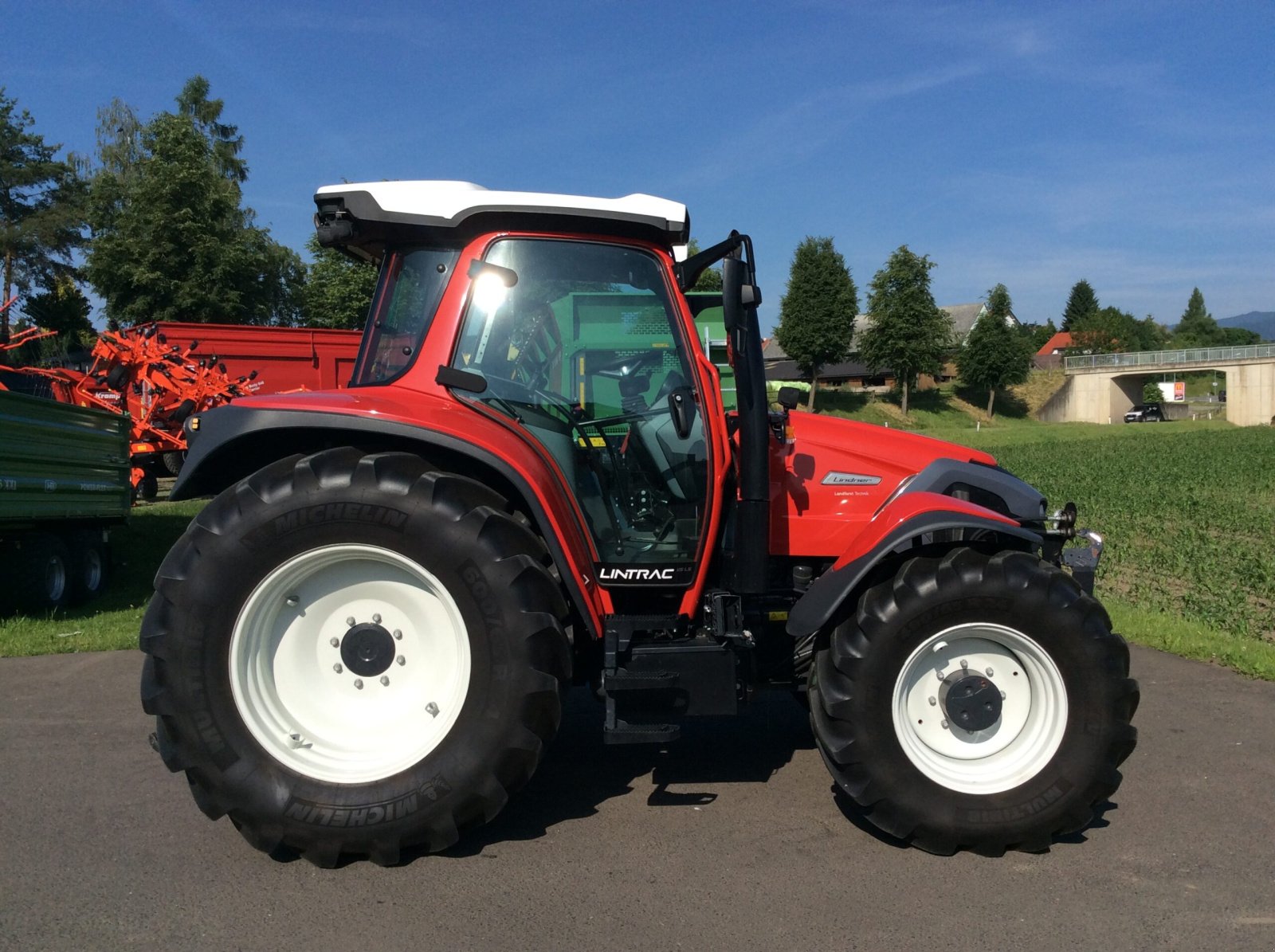 Traktor des Typs Lindner Lintrac 115 LS, Neumaschine in Kobenz (Bild 11)