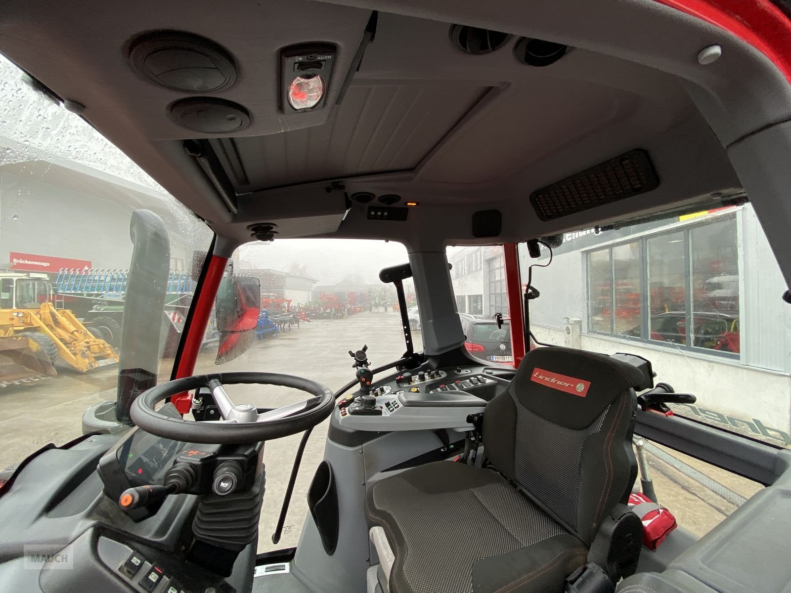 Traktor типа Lindner Lintrac 130 (Stufe 5), Gebrauchtmaschine в Burgkirchen (Фотография 11)
