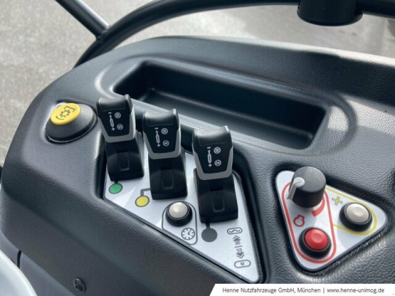 Traktor типа Lindner Lintrac 130, Gebrauchtmaschine в Heimstetten (Фотография 16)