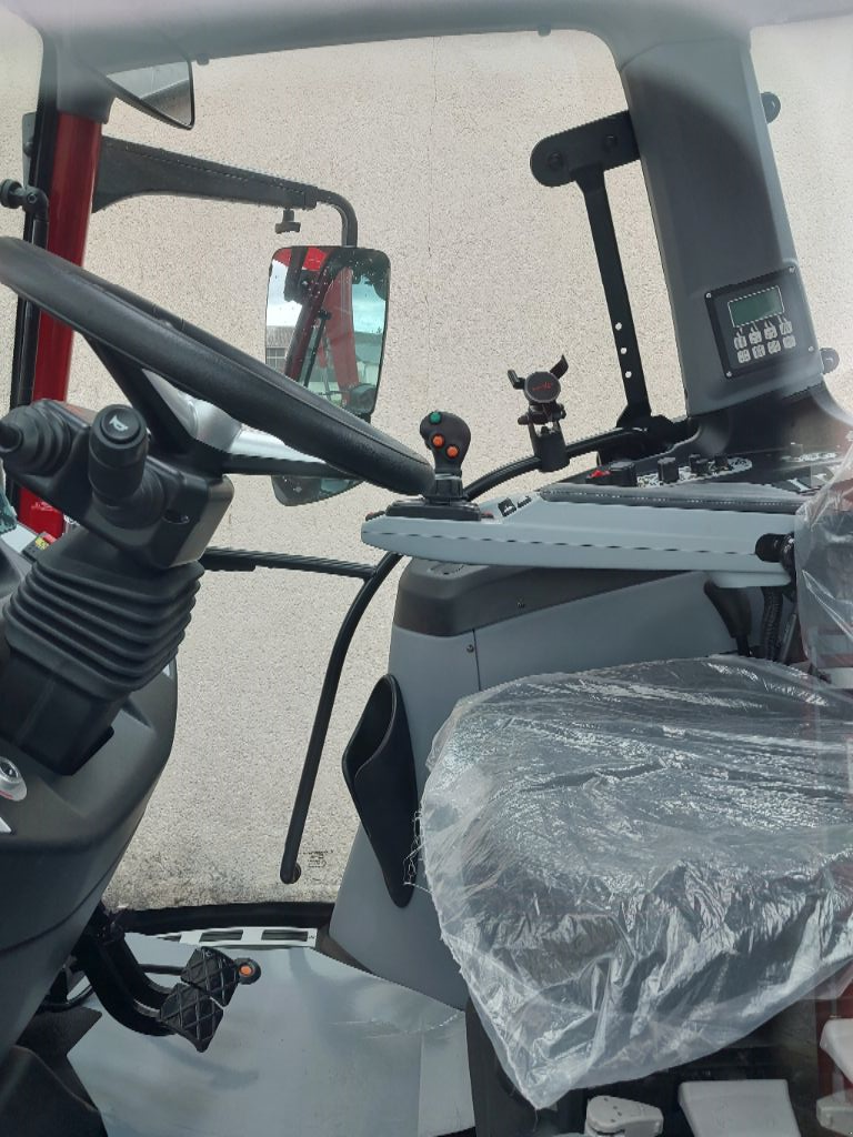 Traktor del tipo Lindner Lintrac 130, Gebrauchtmaschine en CHAMPAGNE EN VALROMEY (Imagen 3)