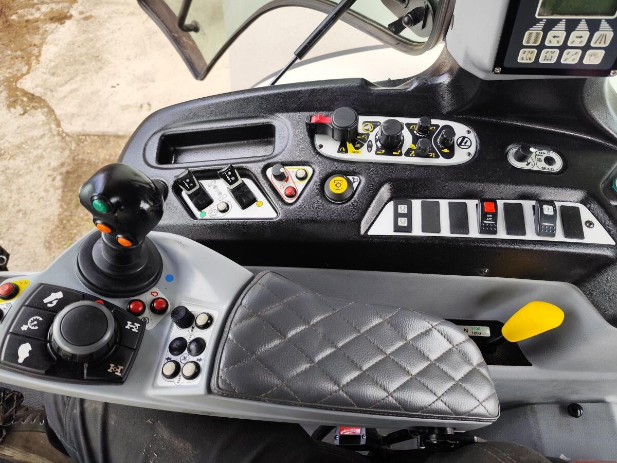 Traktor del tipo Lindner Lintrac 130, Gebrauchtmaschine In angerberg (Immagine 2)