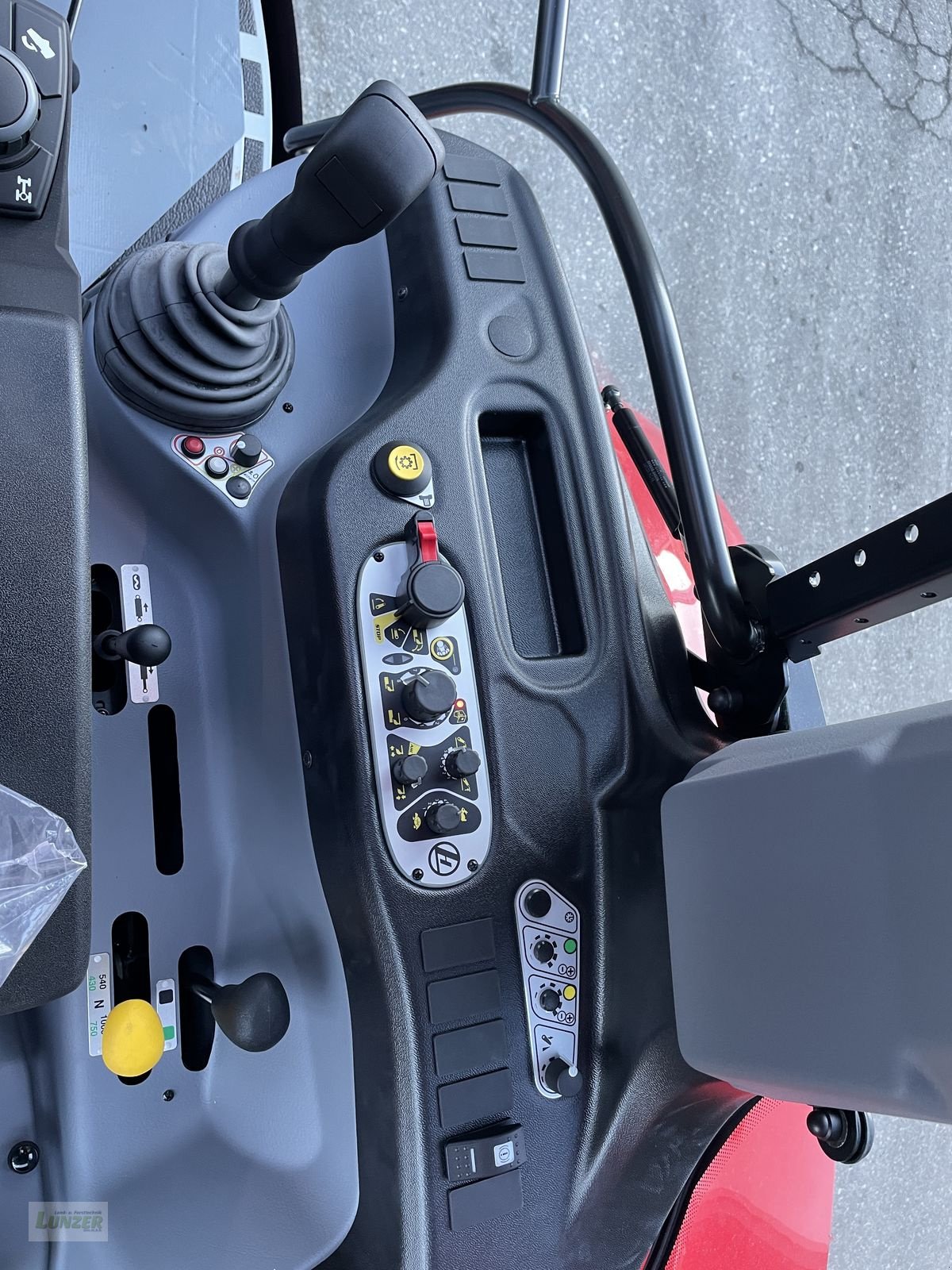 Traktor του τύπου Lindner Lintrac 70 (Stufe 5), Neumaschine σε Kaumberg (Φωτογραφία 16)