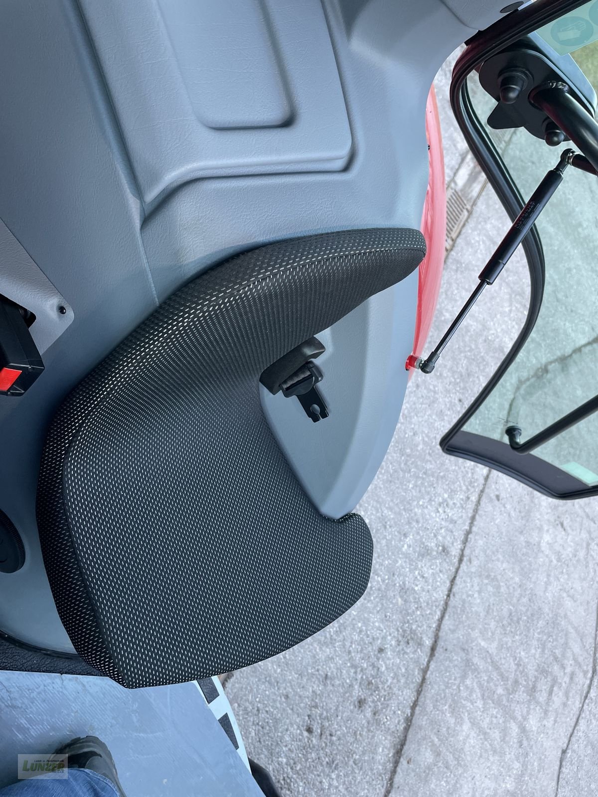 Traktor του τύπου Lindner Lintrac 70 (Stufe 5), Neumaschine σε Kaumberg (Φωτογραφία 15)