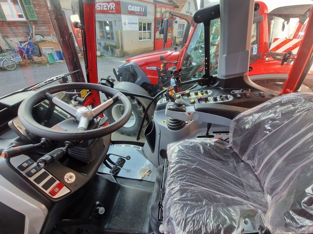 Traktor of the type Lindner Lintrac 70, Vorführmaschine in Etziken (Picture 3)