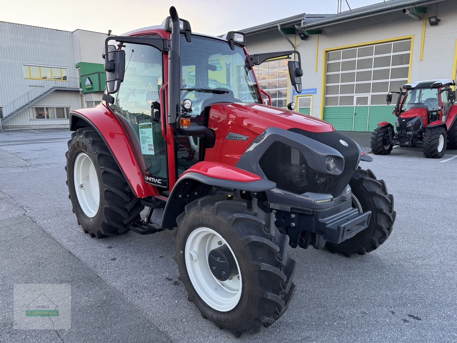 Traktor des Typs Lindner Lintrac 75 LS, Neumaschine in Hartberg (Bild 2)