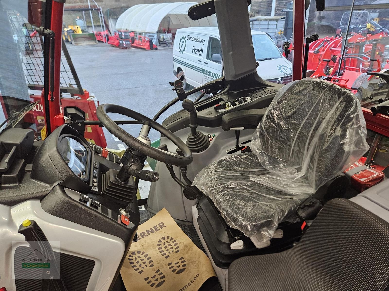 Traktor des Typs Lindner Lintrac 75 LS, Neumaschine in Wies (Bild 2)