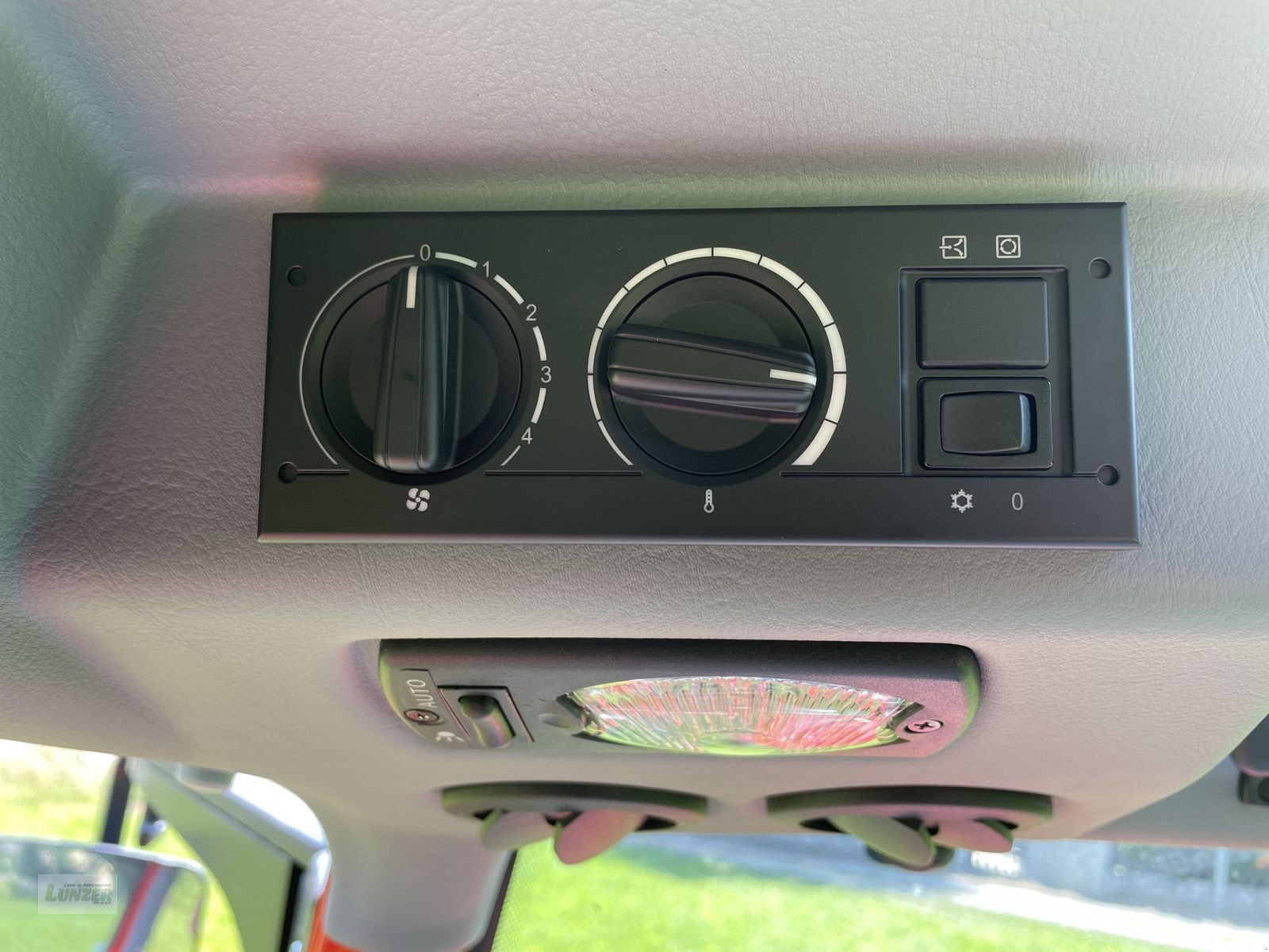 Traktor des Typs Lindner Lintrac 75 LS, Neumaschine in Kaumberg (Bild 15)