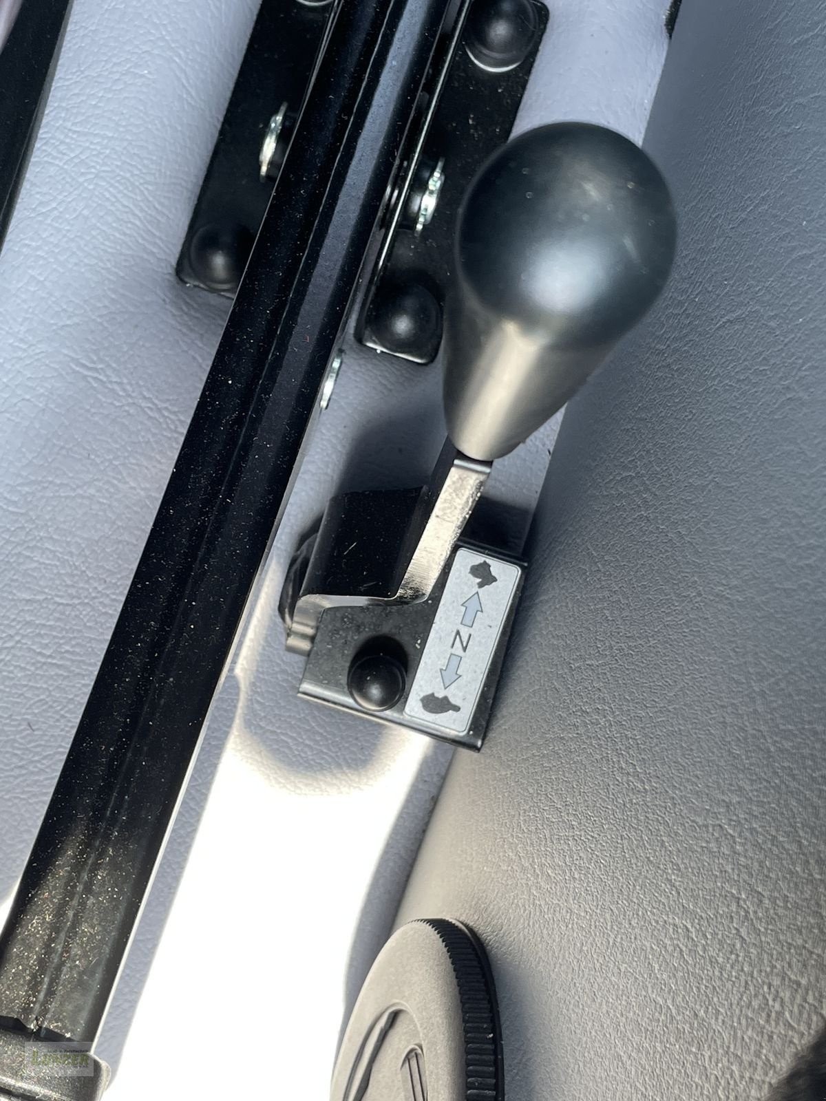 Traktor des Typs Lindner Lintrac 75 LS, Neumaschine in Kaumberg (Bild 22)