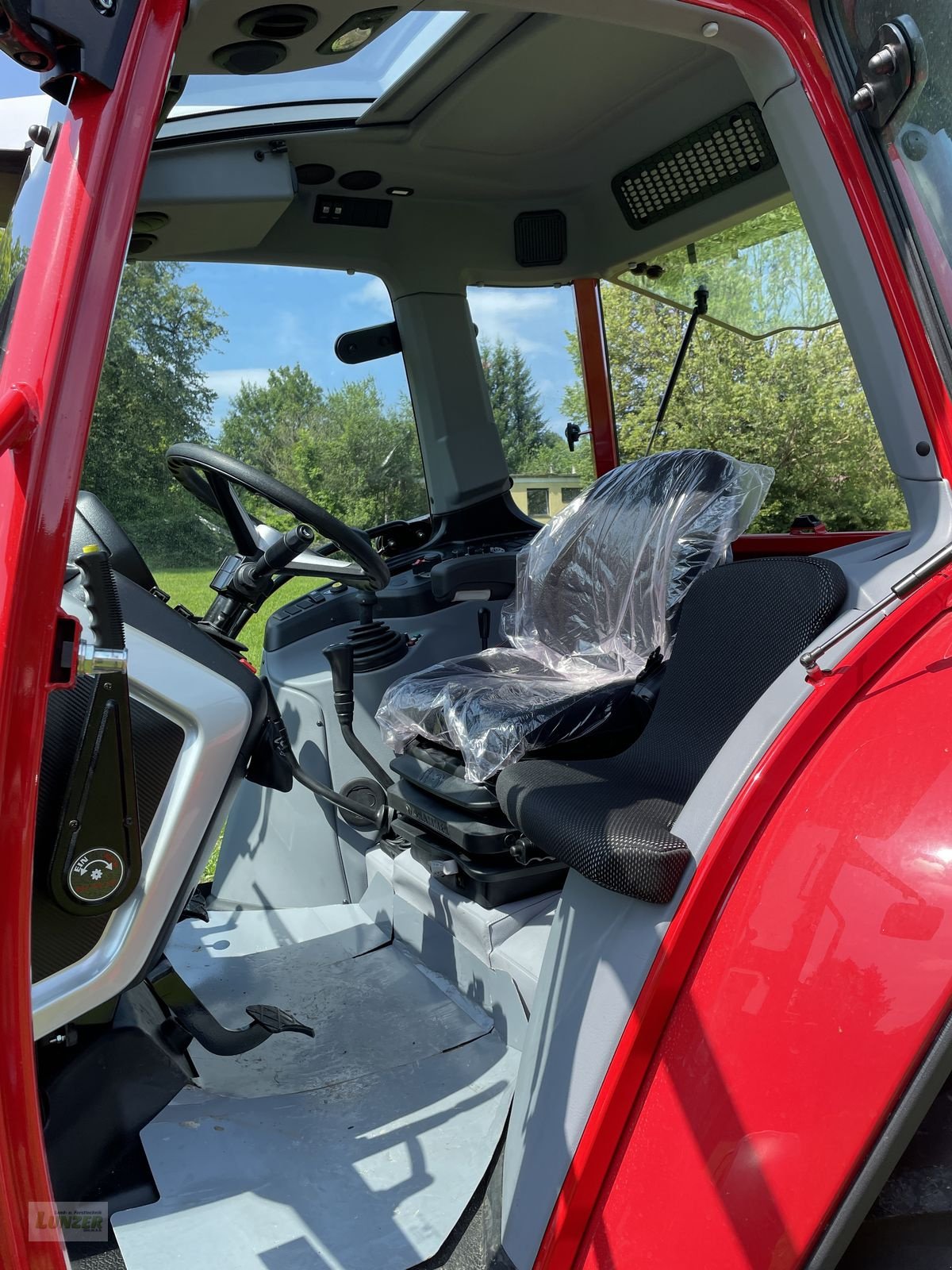 Traktor des Typs Lindner Lintrac 75 LS, Neumaschine in Kaumberg (Bild 9)