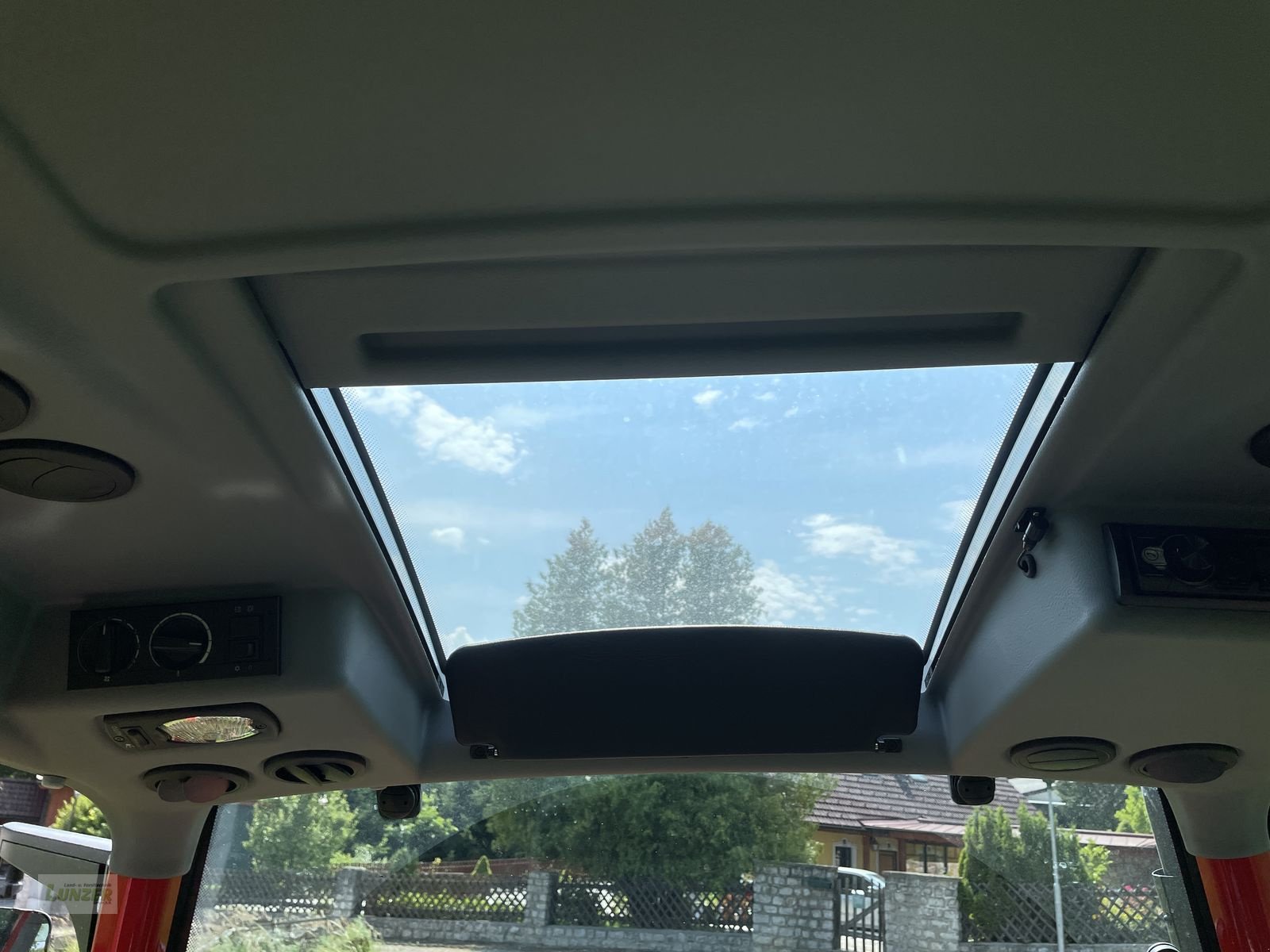 Traktor des Typs Lindner Lintrac 75 LS, Neumaschine in Kaumberg (Bild 14)